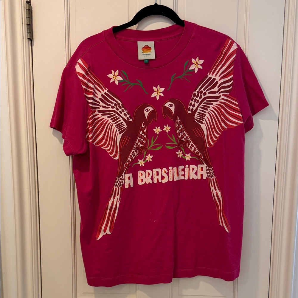 Farm Rio Parrot Graphic Tee - Fuchsia Pink